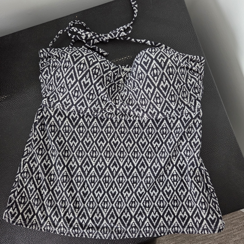 La Vie En Rose Black and White Patterned Women's Swim Top